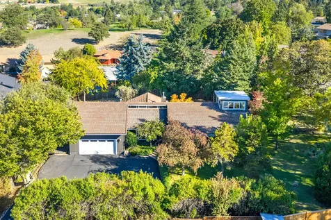 642 Spring Creek Drive Ashland OR 97520