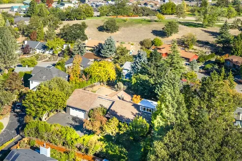 642 Spring Creek Drive Ashland OR 97520