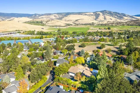 642 Spring Creek Drive Ashland OR 97520