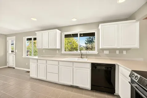 642 Spring Creek Drive Ashland OR 97520
