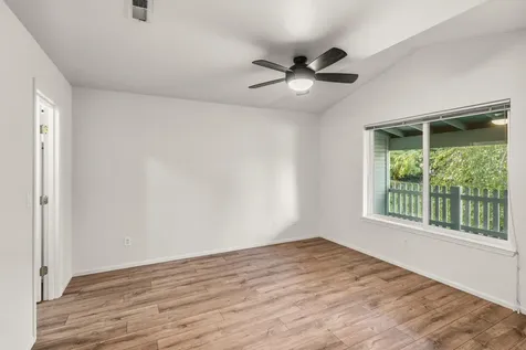 1224 N Modoc Avenue Medford OR 97504