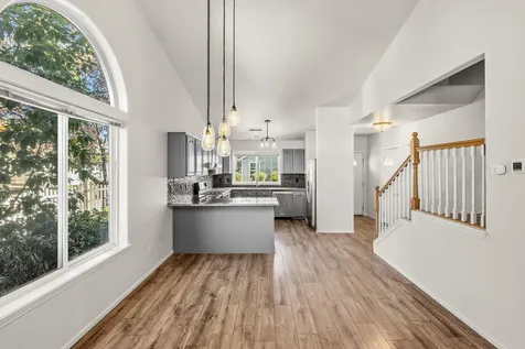 1224 N Modoc Avenue Medford OR 97504