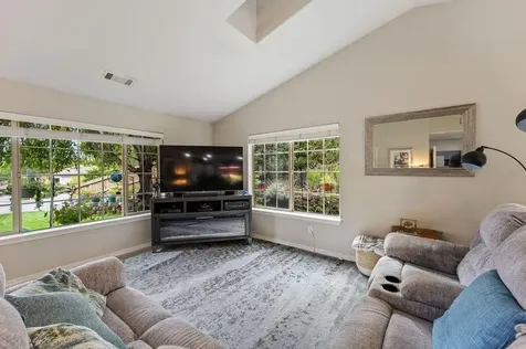 1470 Brittany Court Grants Pass OR 97527