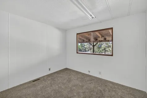 1384 SE Akins Drive Prineville OR 97754