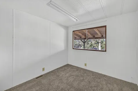 1384 SE Akins Drive Prineville OR 97754