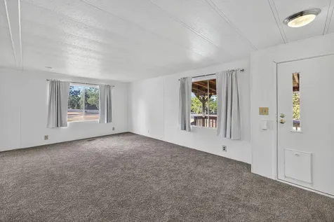 1384 SE Akins Drive Prineville OR 97754