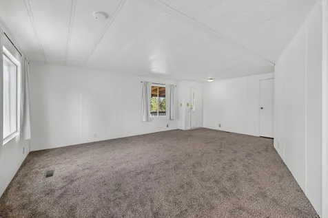 1384 SE Akins Drive Prineville OR 97754