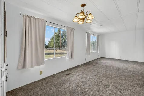 1384 SE Akins Drive Prineville OR 97754