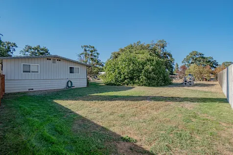 614 W Gregory Road Central Point OR 97502