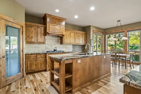 8787 Merlin Drive Redmond OR 97756