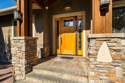 8787 Merlin Drive Redmond OR 97756