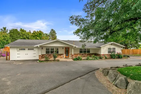 3734 Scenic Avenue Central Point OR 97502