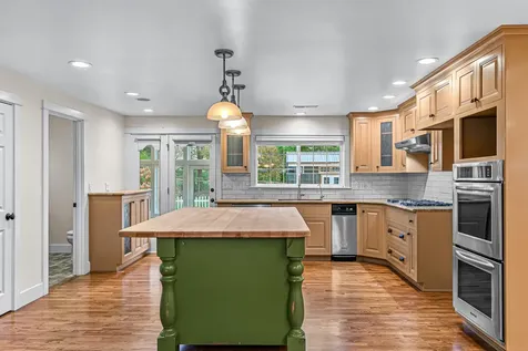 3734 Scenic Avenue Central Point OR 97502