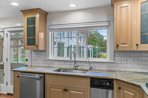 3734 Scenic Avenue Central Point OR 97502