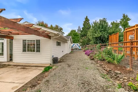 3734 Scenic Avenue Central Point OR 97502