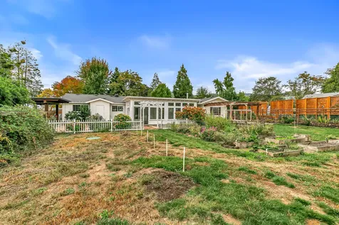 3734 Scenic Avenue Central Point OR 97502
