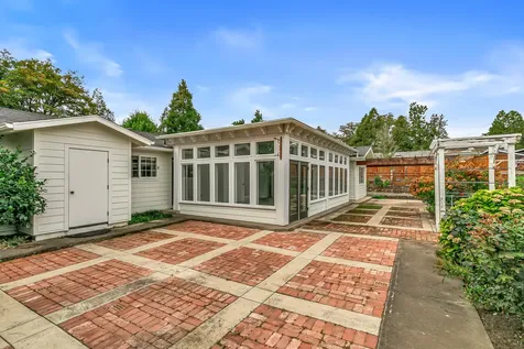 3734 Scenic Avenue Central Point OR 97502