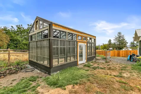3734 Scenic Avenue Central Point OR 97502