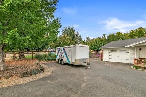3734 Scenic Avenue Central Point OR 97502