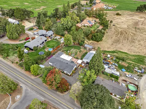 3734 Scenic Avenue Central Point OR 97502
