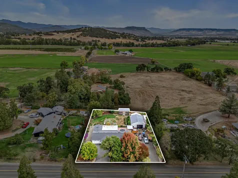 3734 Scenic Avenue Central Point OR 97502