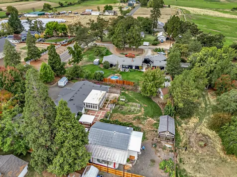 3734 Scenic Avenue Central Point OR 97502