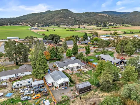 3734 Scenic Avenue Central Point OR 97502