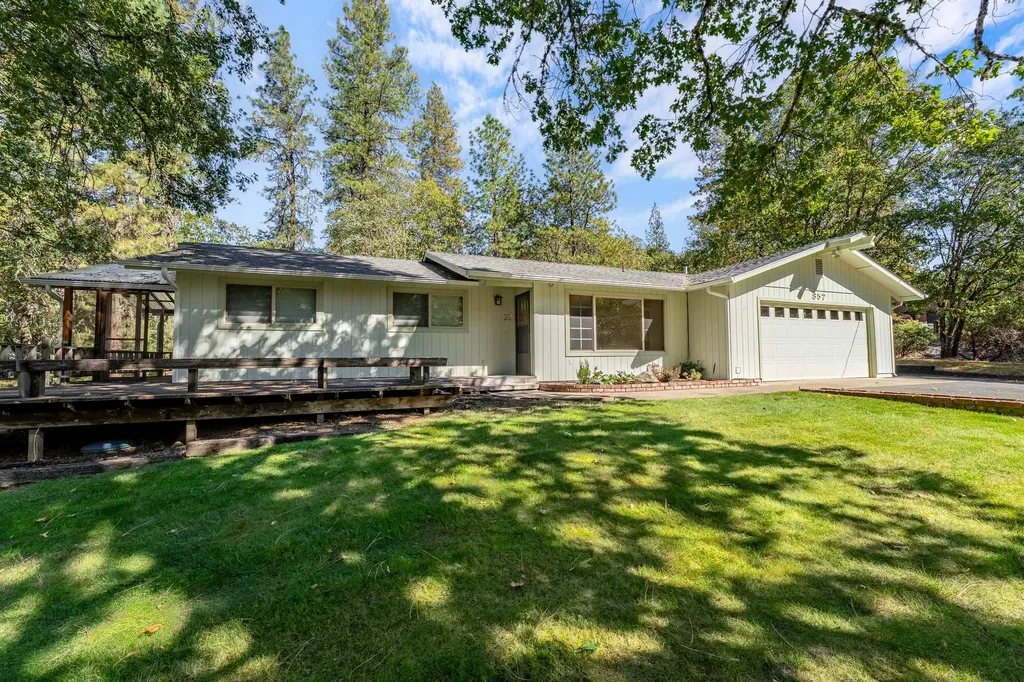857 Azalea Drive Grants Pass OR 97526