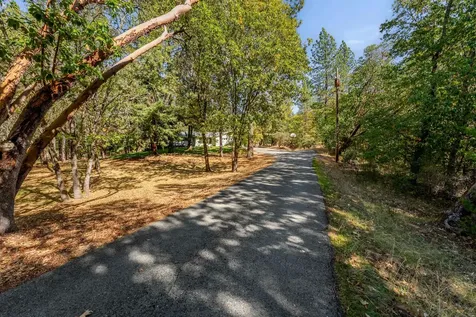 857 Azalea Drive Grants Pass OR 97526