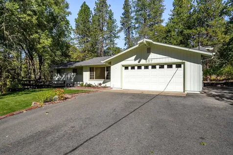 857 Azalea Drive Grants Pass OR 97526