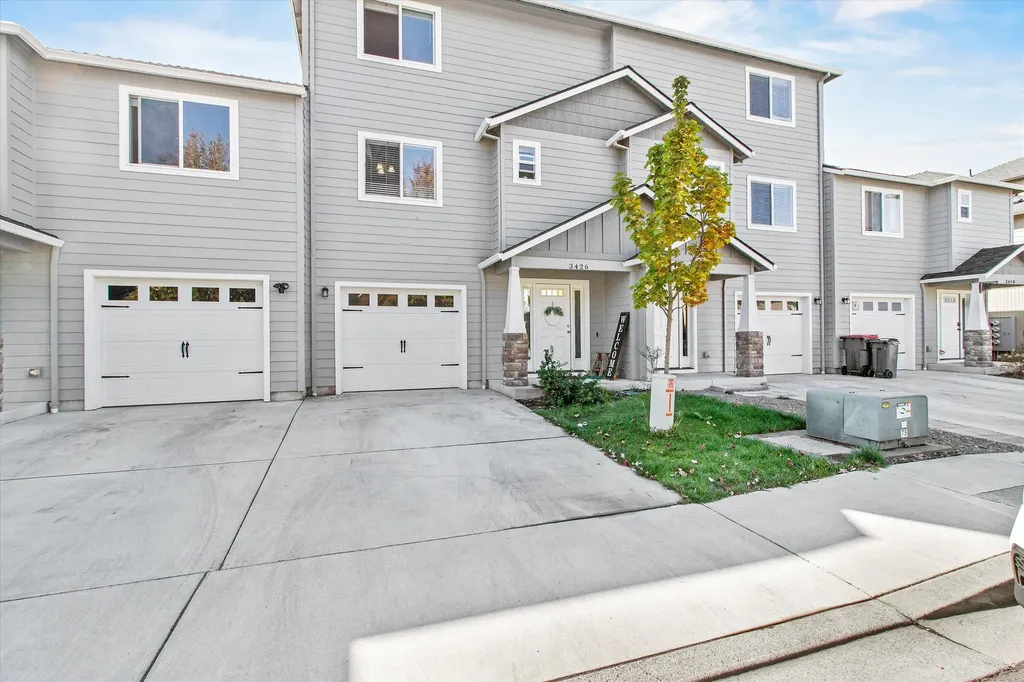 3426 Sharon Way White City OR 97503