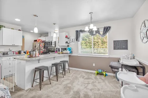 3426 Sharon Way White City OR 97503