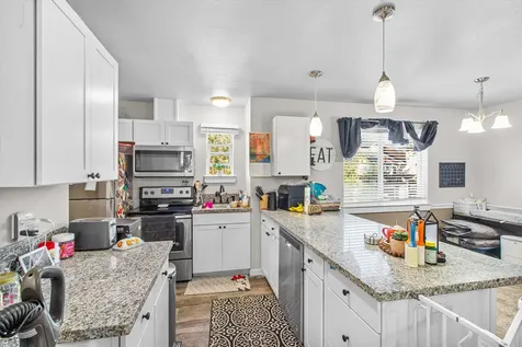 3426 Sharon Way White City OR 97503