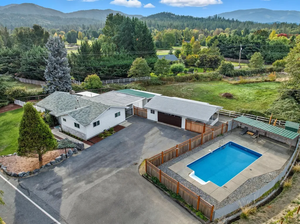 3280 New Hope Road Grants Pass OR 97527