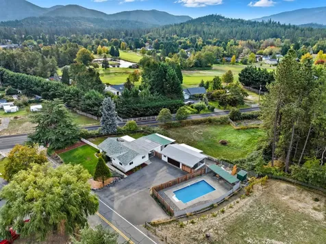 3280 New Hope Road Grants Pass OR 97527