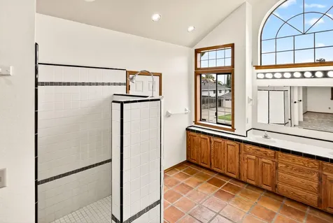 1876 Inglewood Drive Medford OR 97504