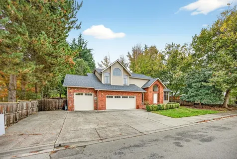 1876 Inglewood Drive Medford OR 97504