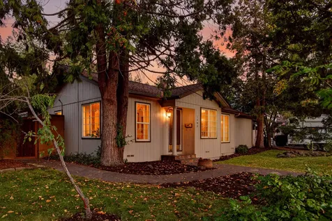 1532 NE 9th Street Bend OR 97701