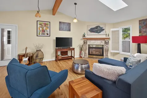 1532 NE 9th Street Bend OR 97701