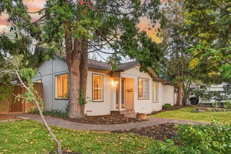 1532 NE 9th Street Bend OR 97701