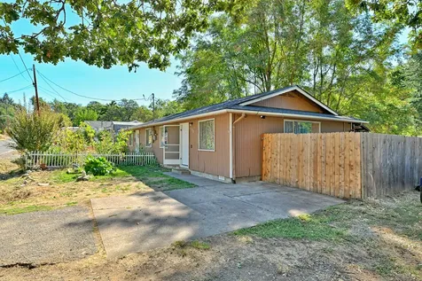 1190 4th Avenue Gold Hill OR 97525