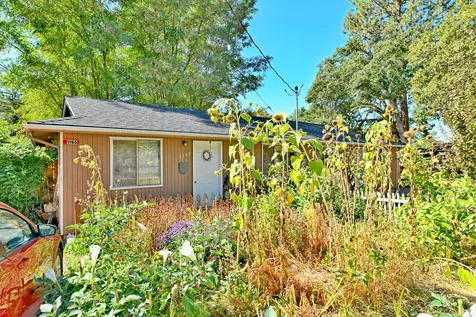 1190 4th Avenue Gold Hill OR 97525