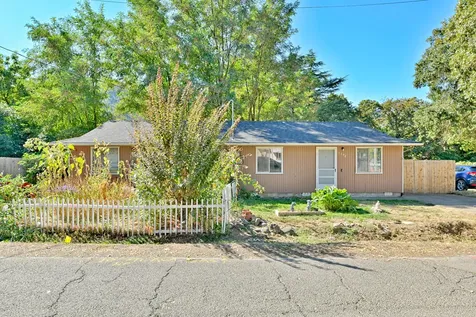 1190 4th Avenue Gold Hill OR 97525