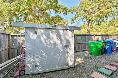 1190 4th Avenue Gold Hill OR 97525