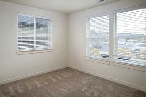 2584 NW Hemlock Way Redmond OR 97756