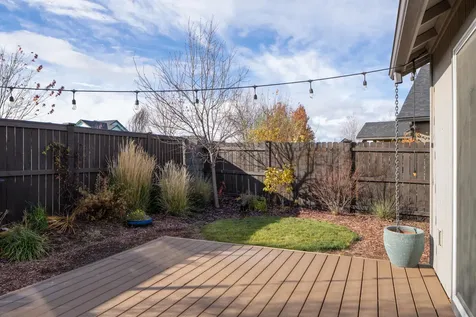 2584 NW Hemlock Way Redmond OR 97756