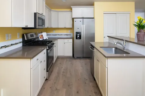 2584 NW Hemlock Way Redmond OR 97756