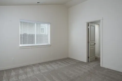 2584 NW Hemlock Way Redmond OR 97756