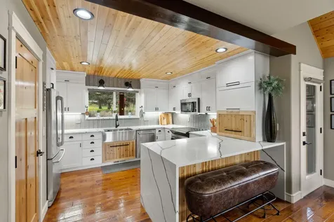3192 NW Golf View Drive Bend OR 97703