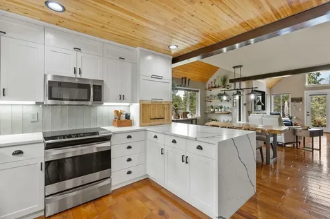 3192 NW Golf View Drive Bend OR 97703